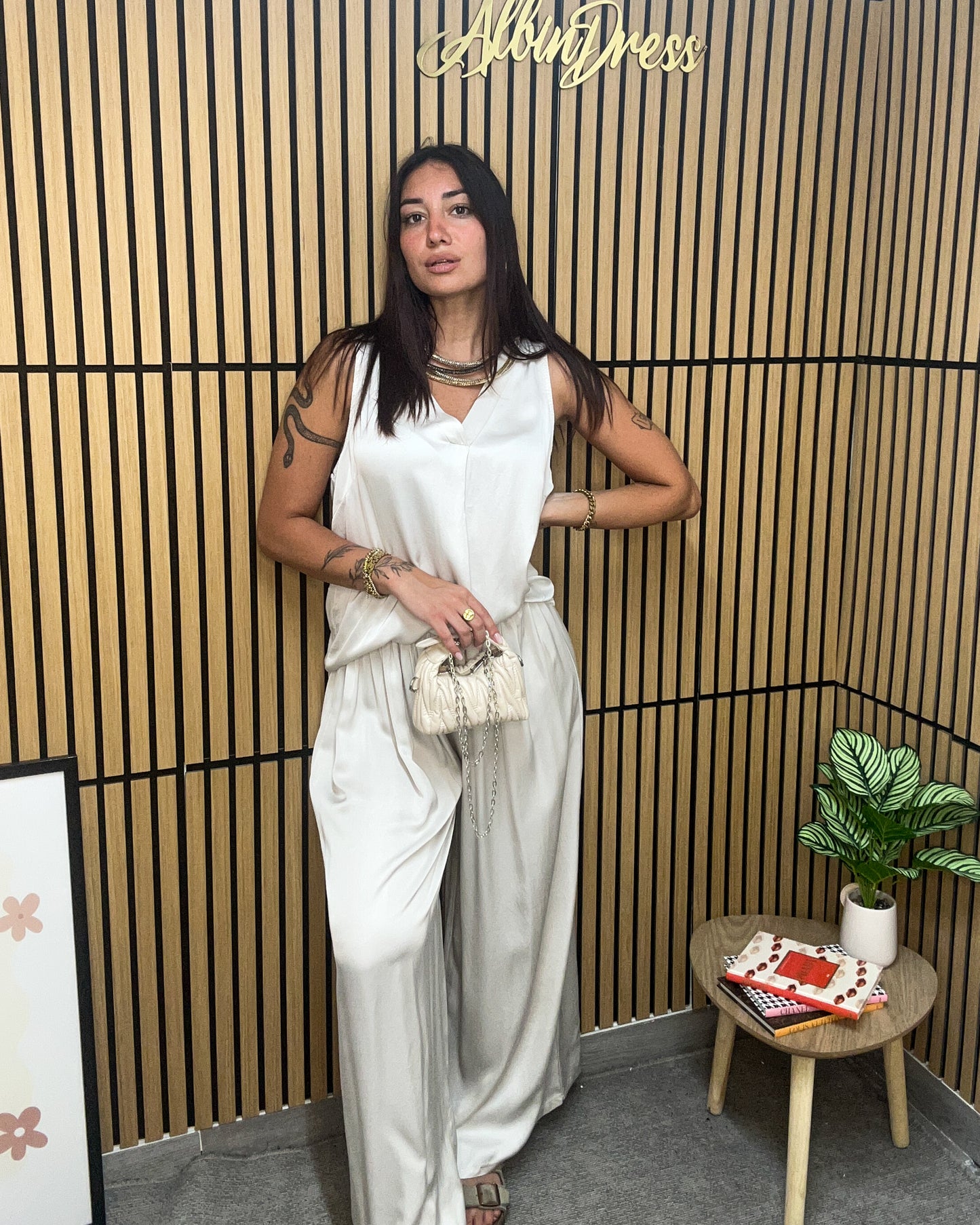 COORDINATO SATIN SCOLLO "V"