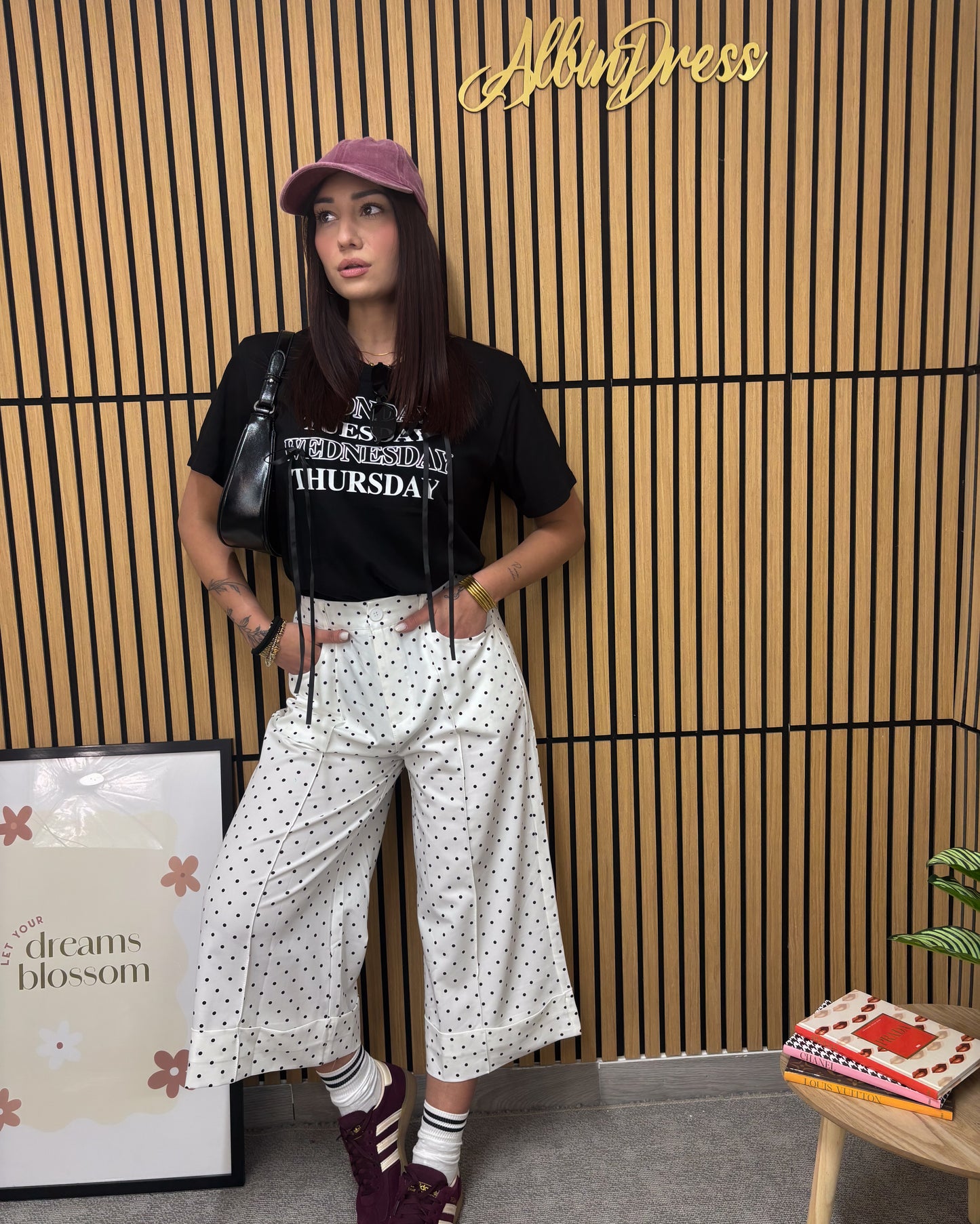 T-SHIRT CON SPALLINA WEEK