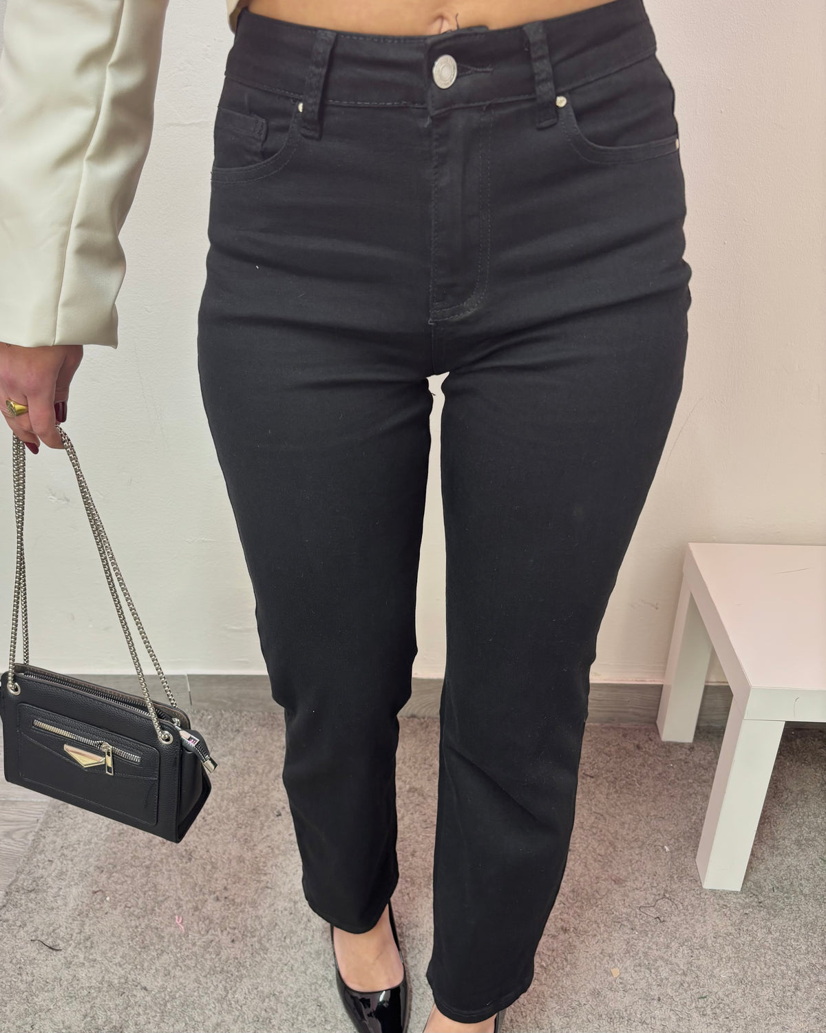 DENIM MOMFIT BLACK