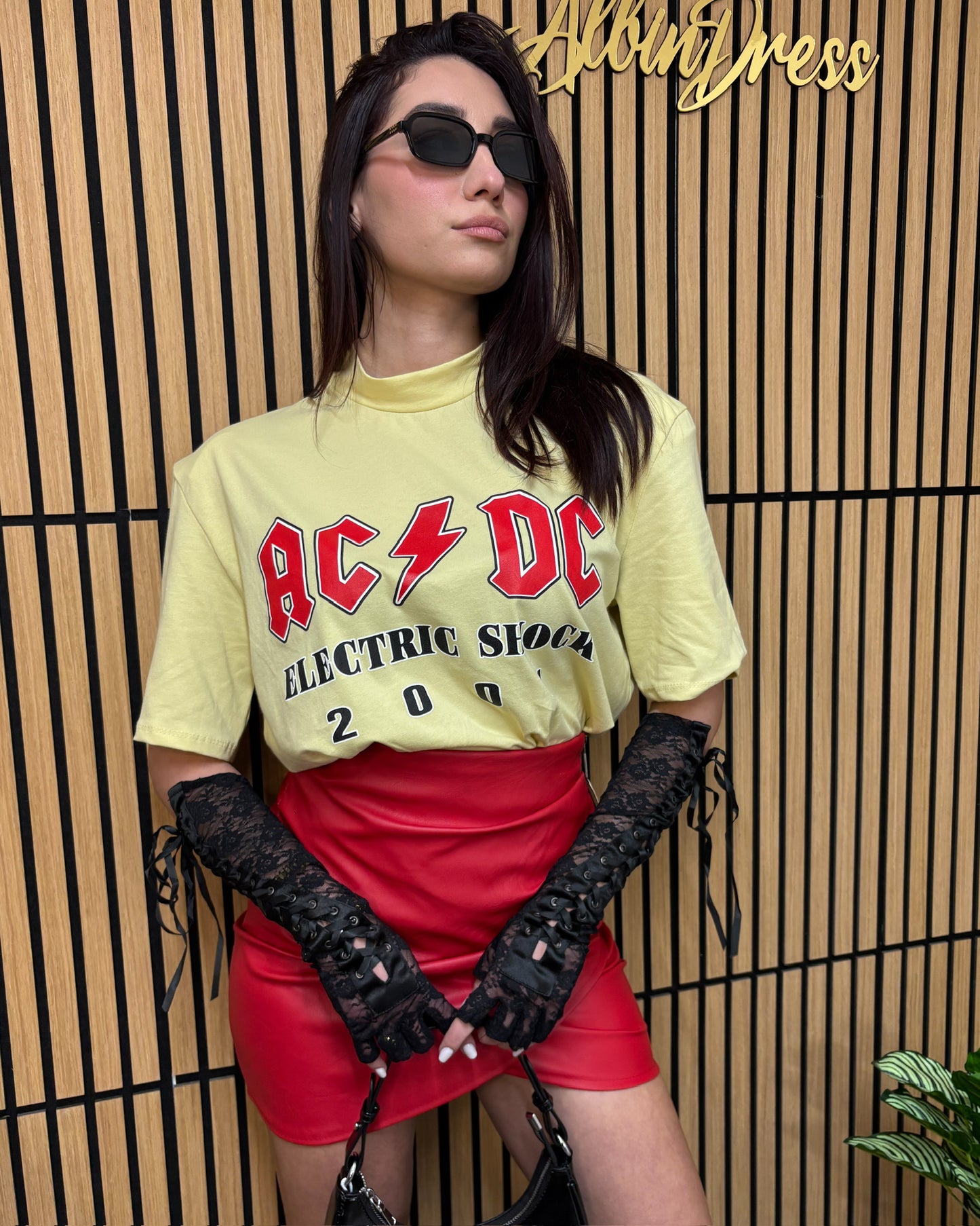 T-SHIRT ACDC CON SPALLINA